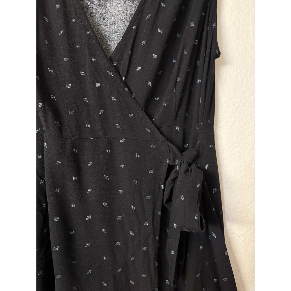 Universal Thread Wrap Dress Black with Blue Diamond Pattern Size Lrg - Picture 2 of 13